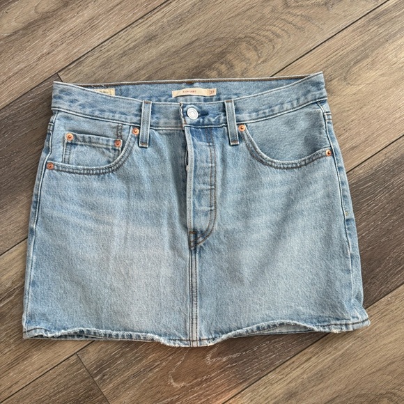 Levi’s Icon Denim Mini Skirt - size 27 - Picture 3 of 6